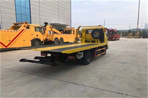 久治非事故拖车