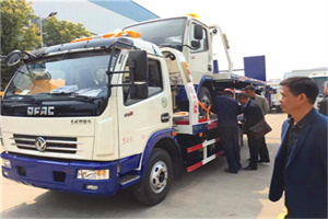 久治汽车道路救援拖车价格